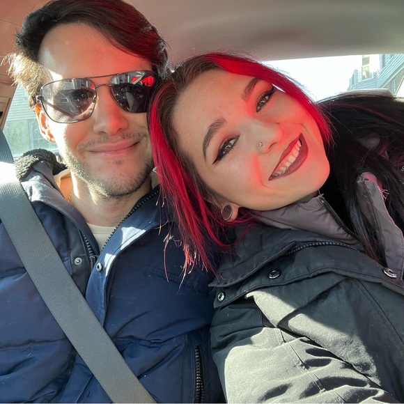 Meet your Posher, Juliana - Picture 2 of 8